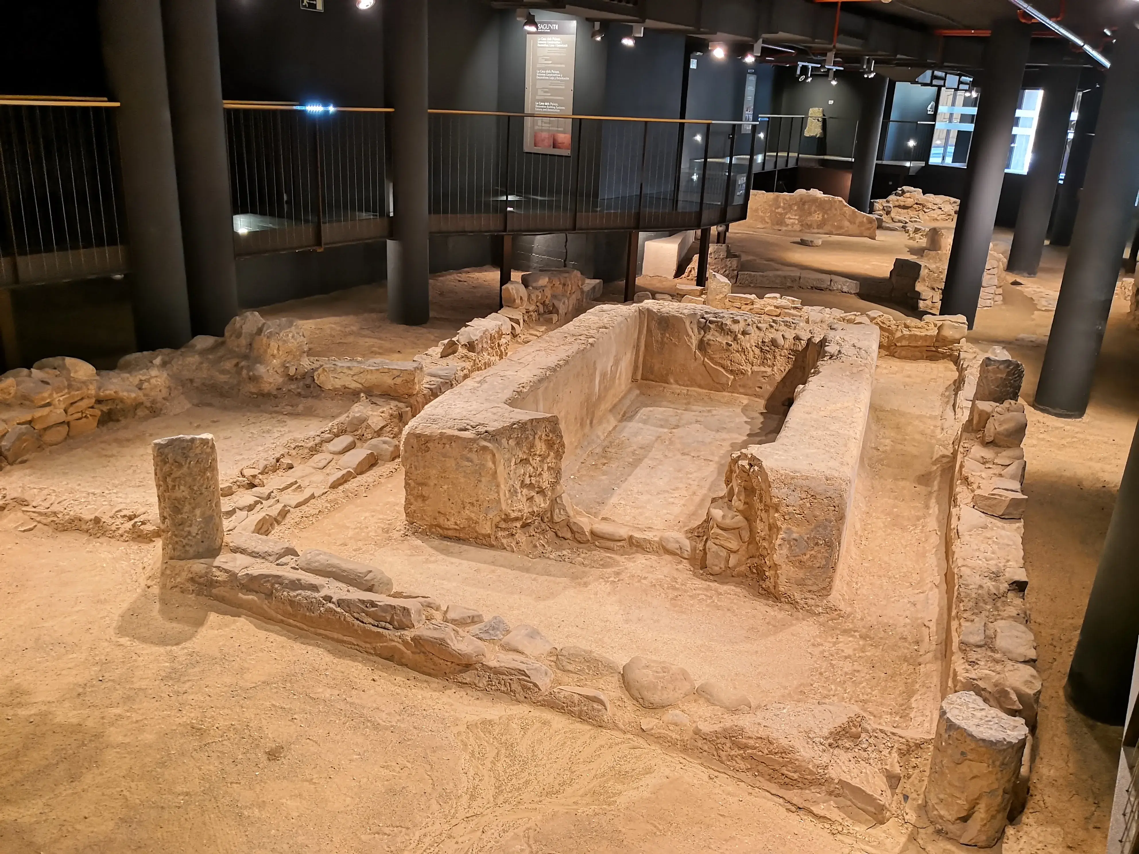 Restos romanos excavados en el museo arqueológico de Sagunto